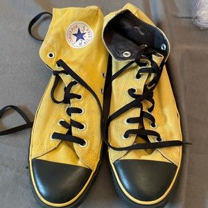 YELLOW MENS CONVERSE HIGH TOP SIZE 11